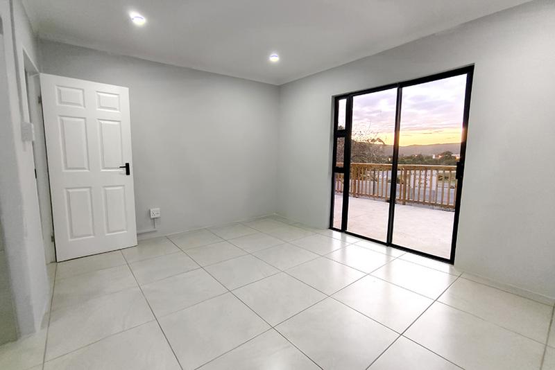 5 Bedroom Property for Sale in Fraaiuitsig Western Cape